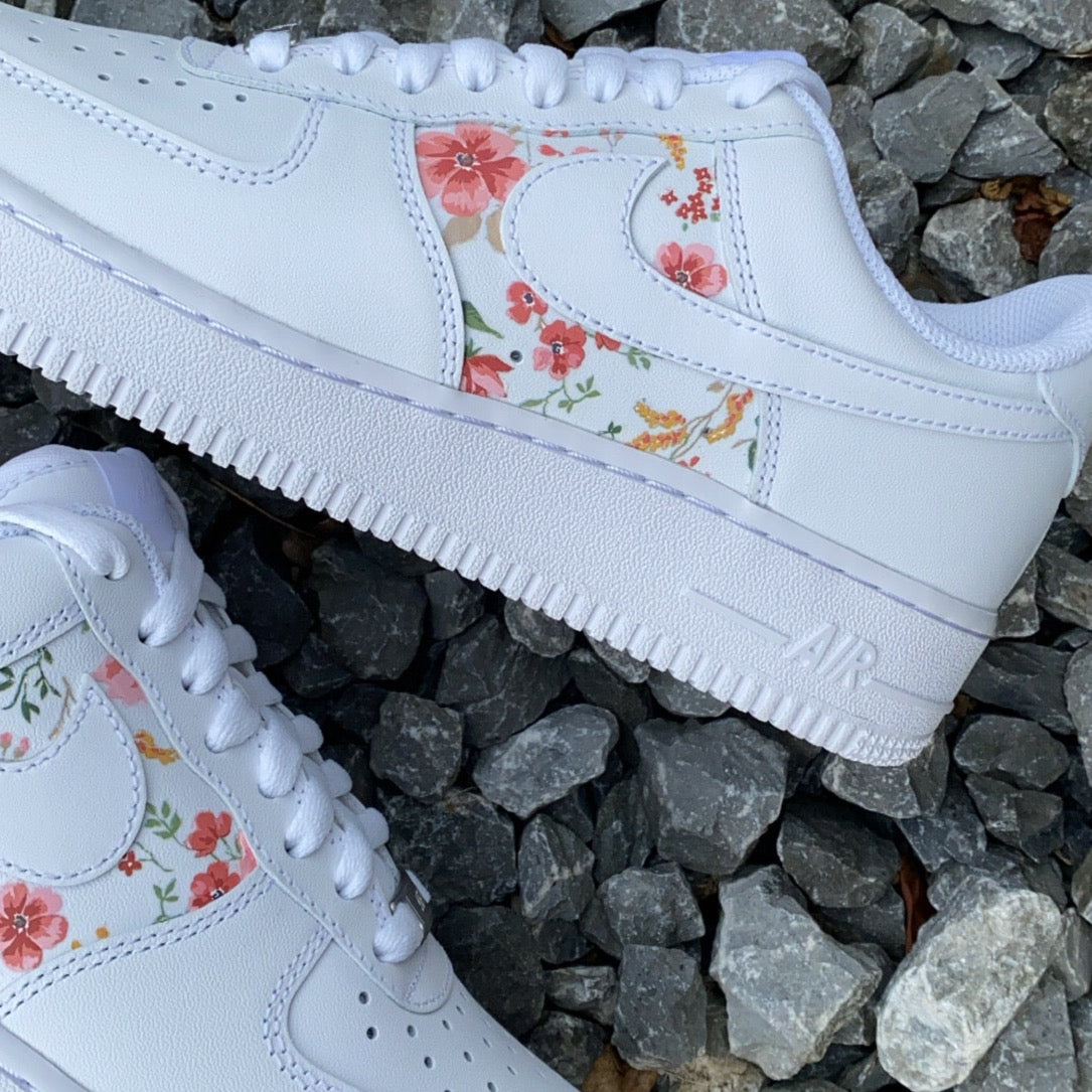 Nikes with flowers on them Clearance